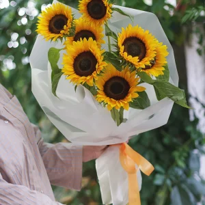 Моно букет из подсолнухов
