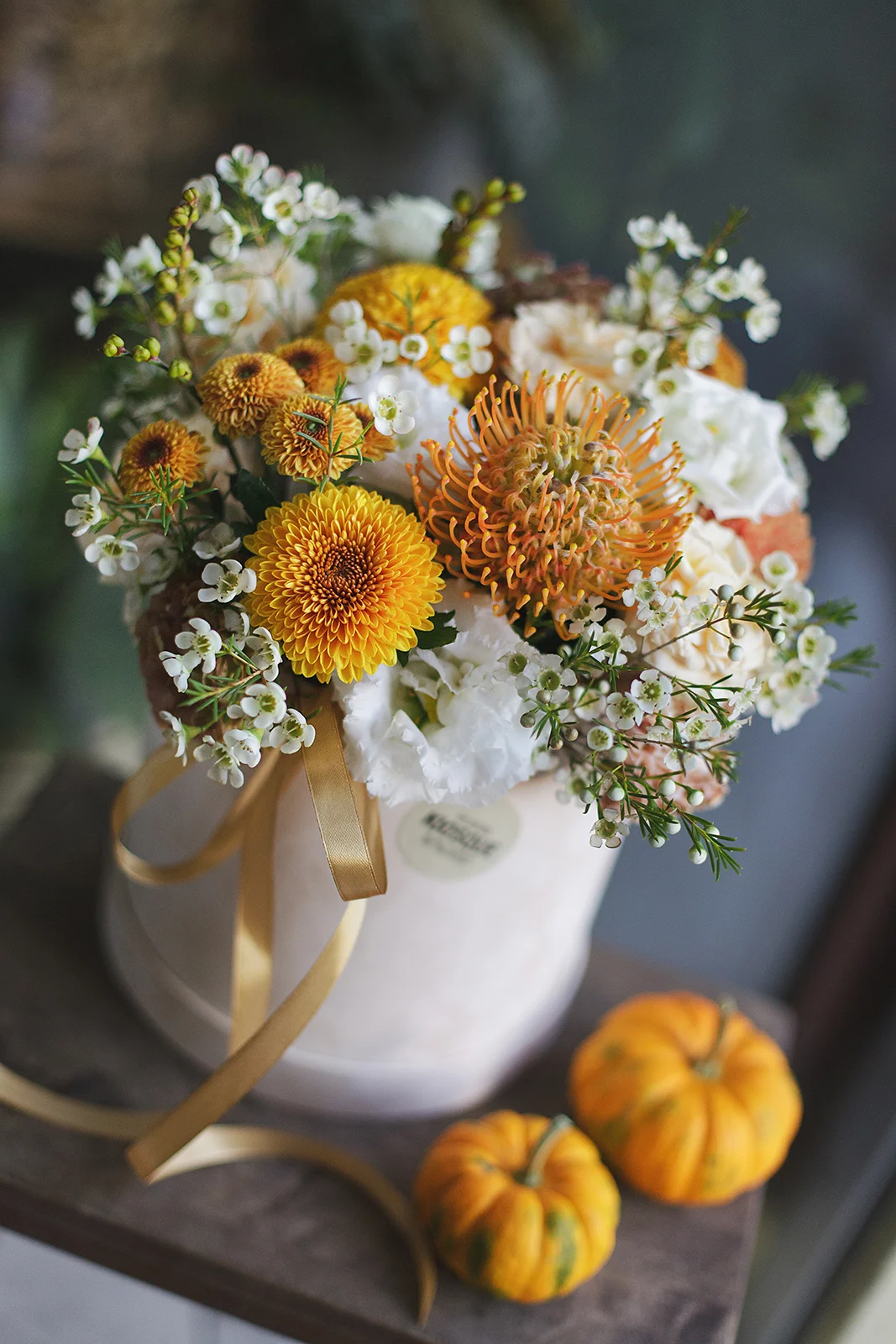 Осенняя композиция в бархатной шляпной коробке