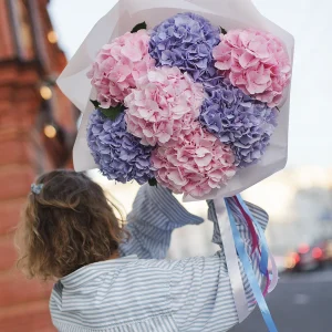 Монобукет из гортензий