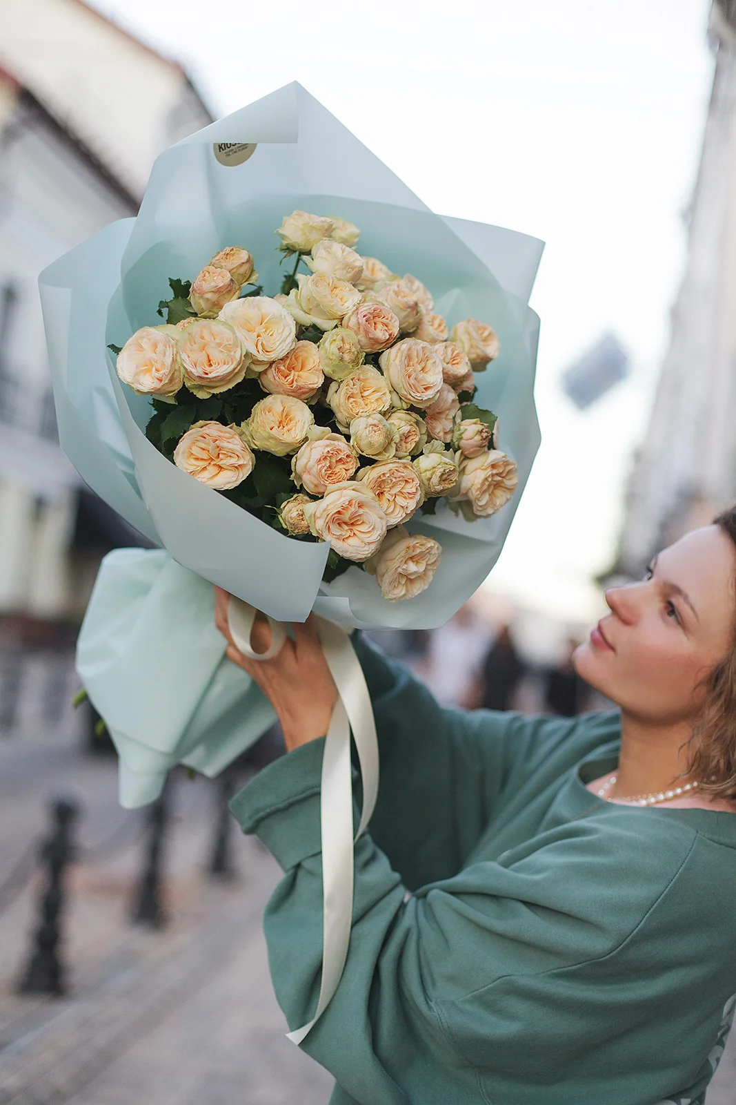 Моно из пионовидной кустовой розы Джентл Трендсеттер