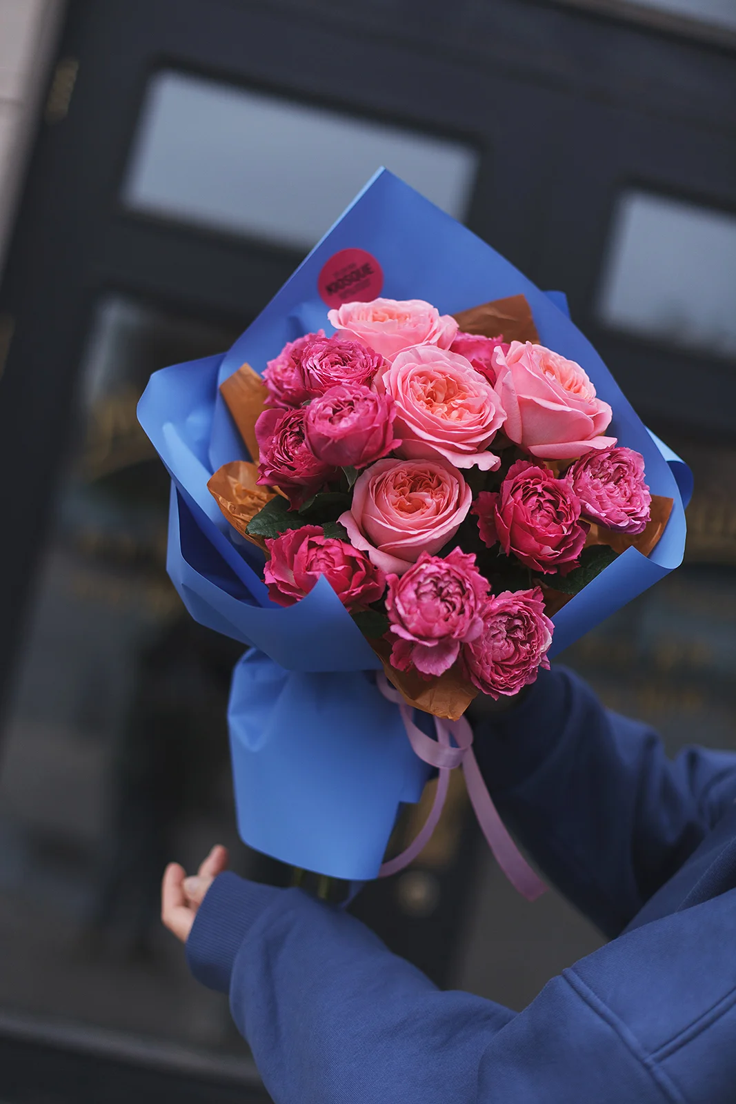 Дуо букет из пионовидных роз Пинк Экспрешн и Джульетта цериз