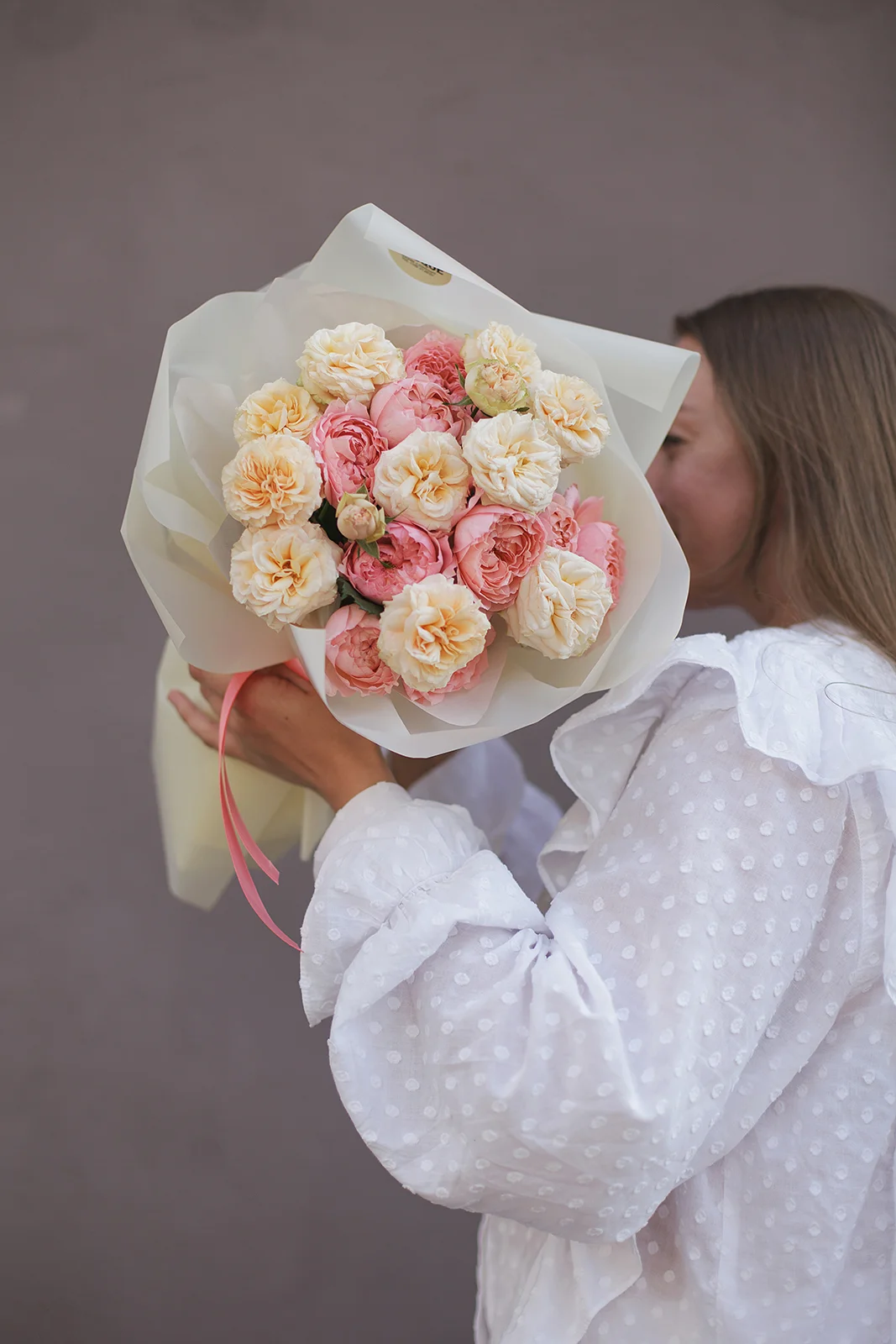Дуобукет из пионовидных роз Джульетта и Джентл Трендсеттер