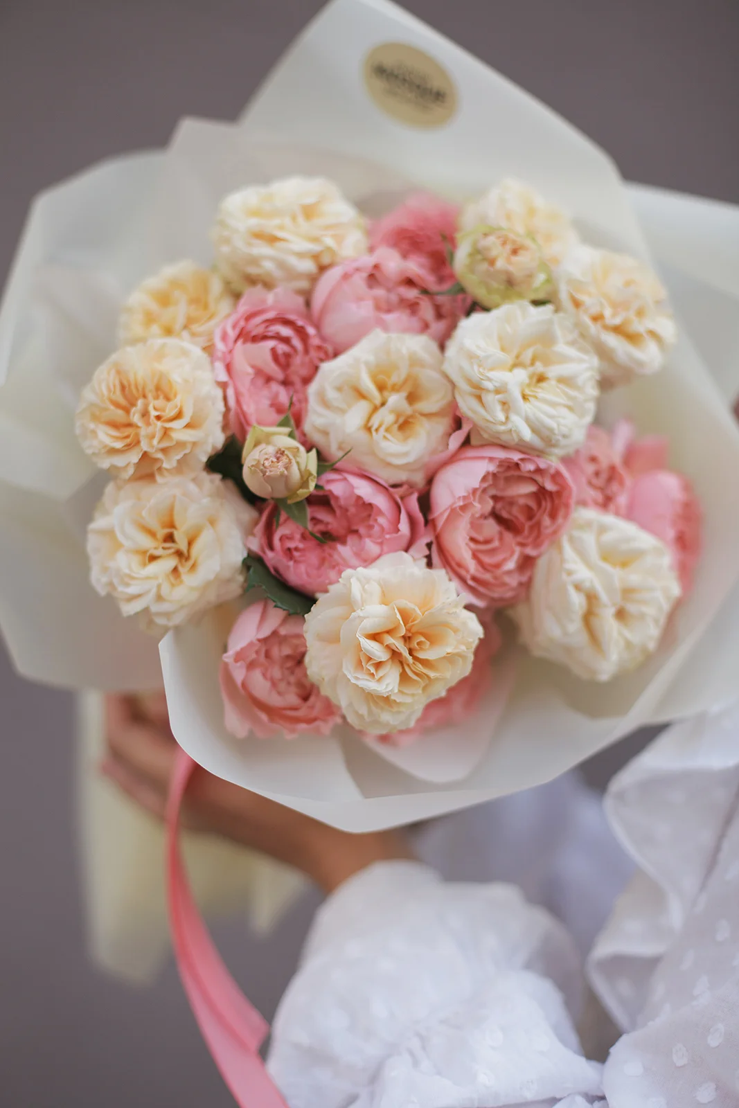 Дуобукет из пионовидных роз Джульетта и Джентл Трендсеттер