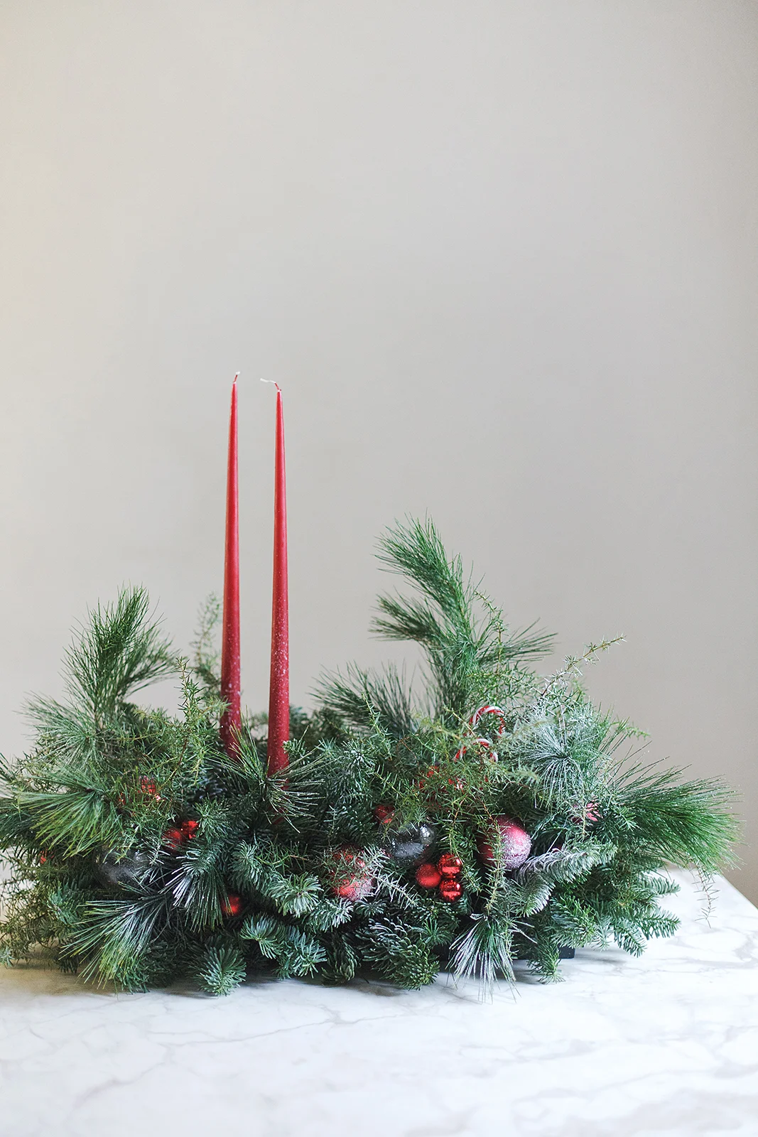 Новогодняя композиция из нобилиса со свечами Shishi