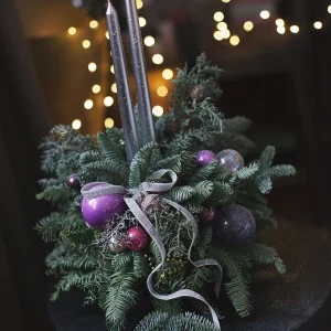 Композиция из нобилиса со свечами