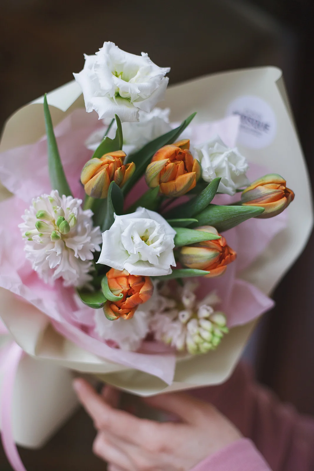 Букет из тюльпанов, гиацинтов и эустомы