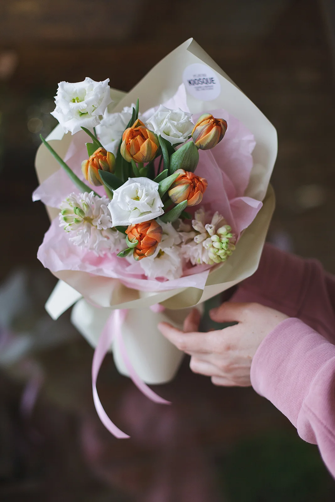 Букет из тюльпанов, гиацинтов и эустомы